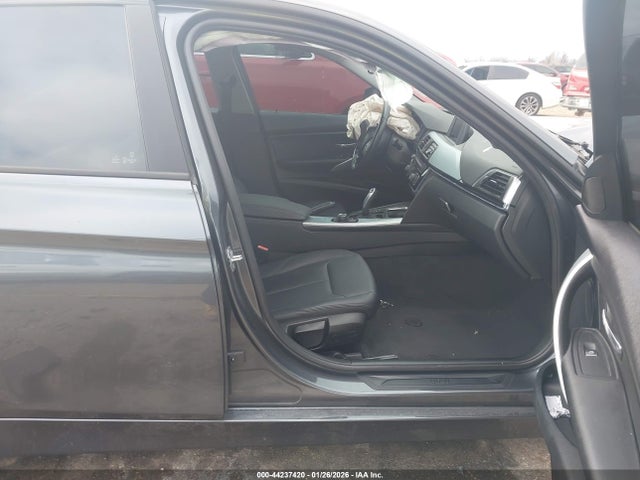 Aukcja sprzedaży 2016 Bmw 320i, vin: WBA8A9C56GK615675, numer aukcji: 44237420