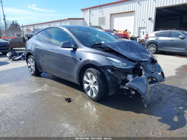 2023 TESLA MODEL Y 7SAYGDEE6PA122285 Photo 0