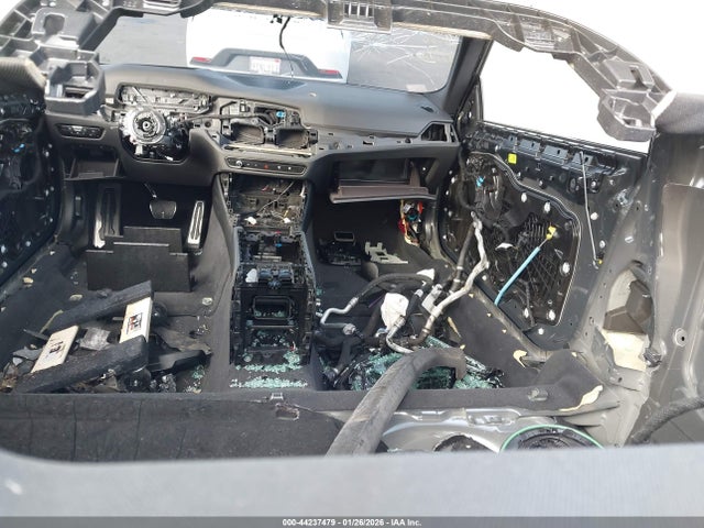 2025 BMW M4 WBS33HK06SCS16669 Photo 5