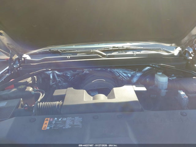 1GNSCBKC0JR284740 Chevrolet Tahoe Lt