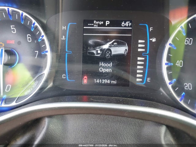 2C4RC1DGXHR840462 Chrysler Pacifica Touring