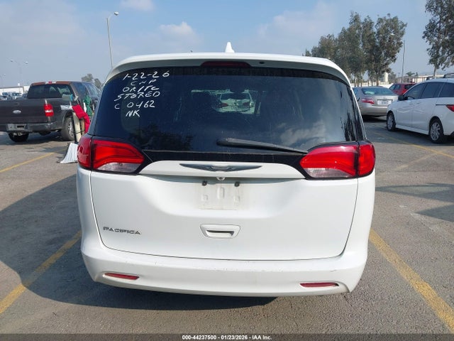 2C4RC1DGXHR840462 Chrysler Pacifica Touring