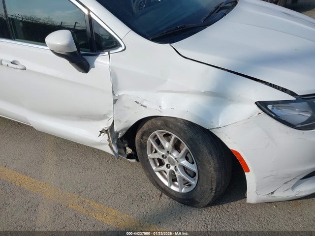 2C4RC1DGXHR840462 Chrysler Pacifica Touring