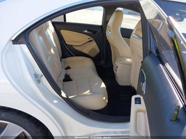 Mercedes-Benz CLA 250 2016 WDDSJ4EB9GN325580 Image 8