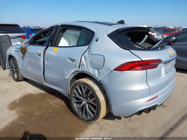 2023 MASERATI GRECALE ZN682AVM4P7433772 Photo 2