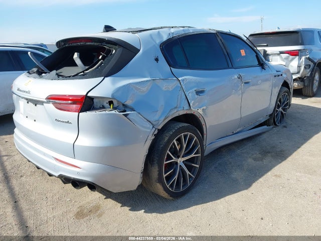 2023 MASERATI GRECALE ZN682AVM4P7433772 Photo 3