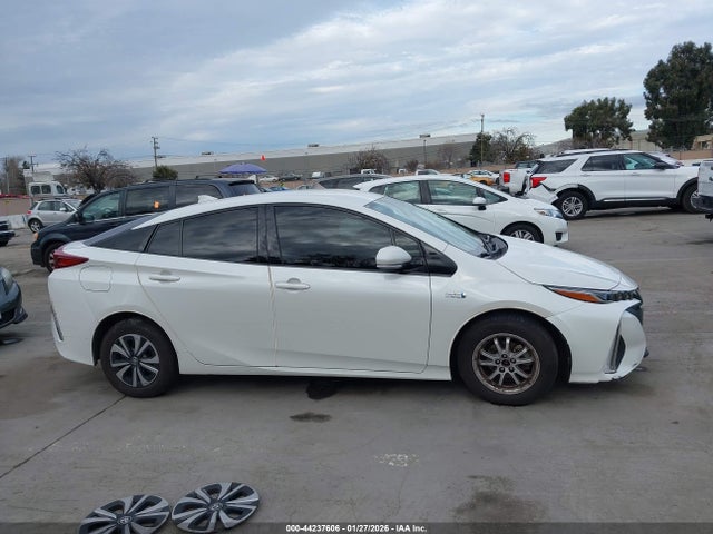 Toyota Prius Prime Premium 2017 JTDKARFP3H3063196 Image 13