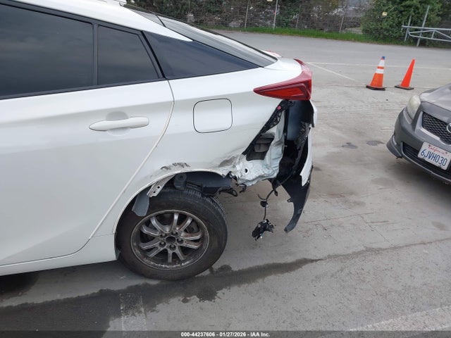 Toyota Prius Prime Premium 2017 JTDKARFP3H3063196 Image 6
