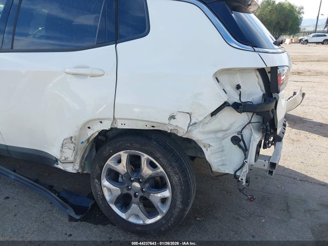 3C4NJCCB4KT637450 Jeep Compass Limited Fwd
