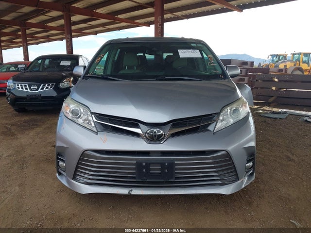 Toyota Sienna Xle 7 Passenger 2018 5TDDZ3DC9JS194491 Image 13