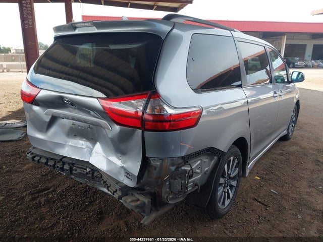 Toyota Sienna Xle 7 Passenger 2018 5TDDZ3DC9JS194491 Image 4