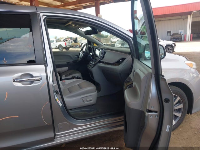 Toyota Sienna Xle 7 Passenger 2018 5TDDZ3DC9JS194491 Image 5