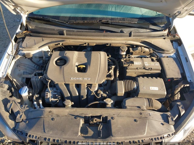 5NPD74LF5JH287067 Hyundai ELANTRA SE