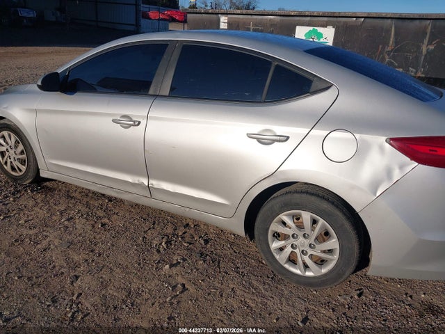 5NPD74LF5JH287067 Hyundai ELANTRA SE