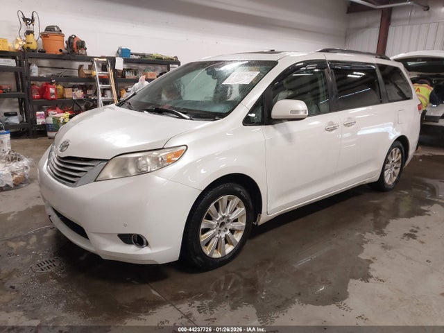 5TDDK3DC8ES090861 Toyota Sienna Limited 7 Passenger