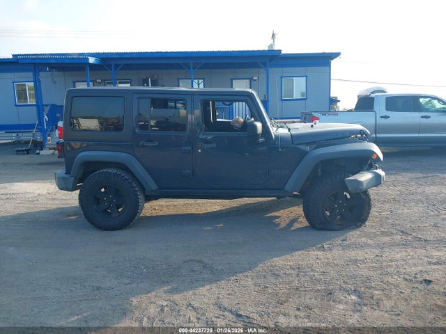 1C4BJWDG5HL600197 Jeep Wrangler Unlimited Big Bear 4x4