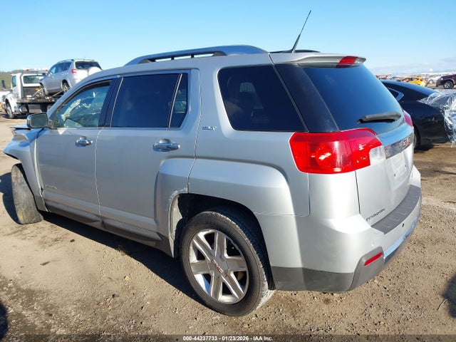 2010 GMC TERRAIN 2CTFLJEW1A6393475 Photo 2