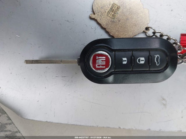 2018 FIAT 500 3C3CFFKH2JT471982 Photo 10