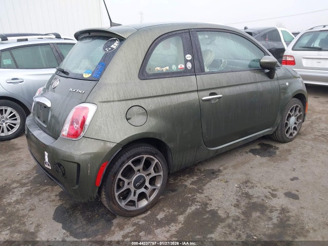 2018 FIAT 500 3C3CFFKH2JT471982 Photo 3