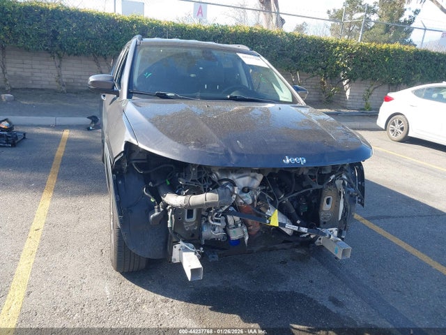 3C4NJDBB3HT664770 Jeep New Compass Latitude 4x4