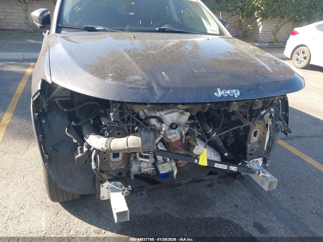 3C4NJDBB3HT664770 Jeep New Compass Latitude 4x4