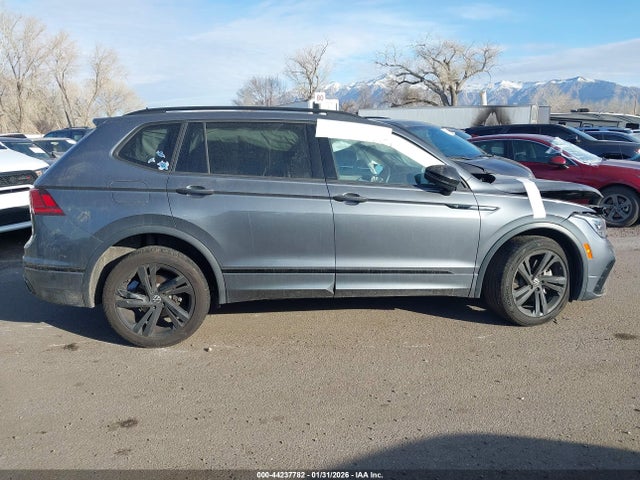 3VVCB7AX5PM065429 Volkswagen Tiguan 2.0t Se R-line Black