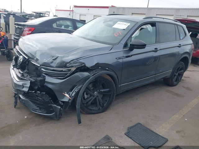 3VVCB7AX5PM065429 Volkswagen Tiguan 2.0t Se R-line Black