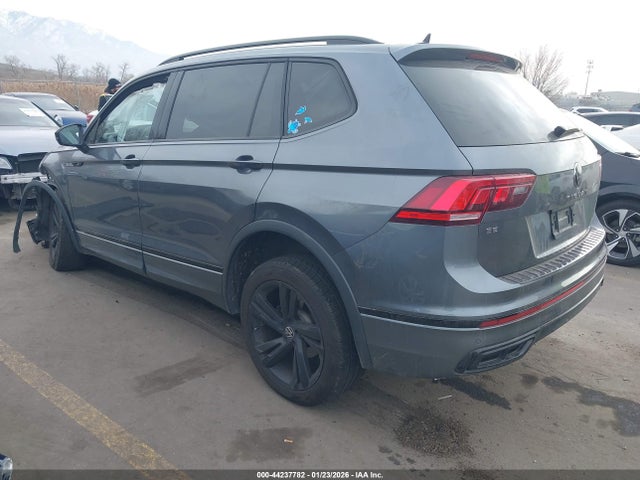 3VVCB7AX5PM065429 Volkswagen Tiguan 2.0t Se R-line Black