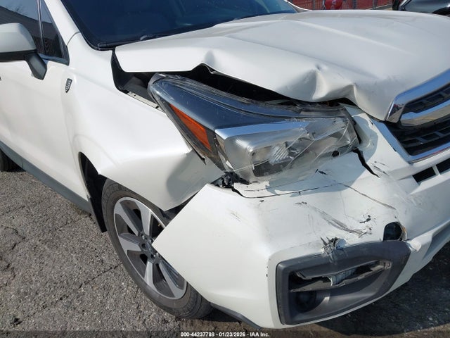Subaru Forester 2.5i Premium 2017 JF2SJAEC7HH470992 Image 17