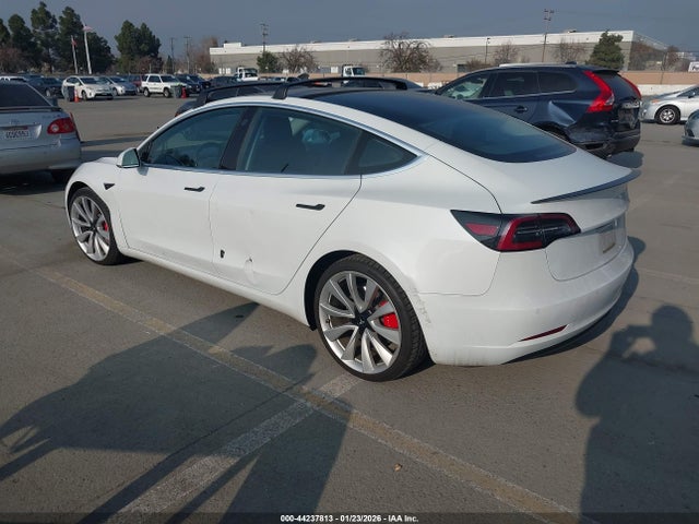 2018 TESLA MODEL 3 5YJ3E1EB9JF106531 Photo 2