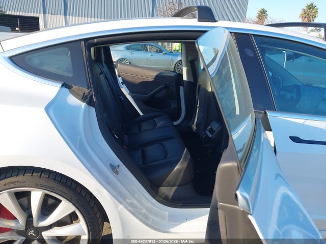2018 TESLA MODEL 3 5YJ3E1EB9JF106531 Photo 7