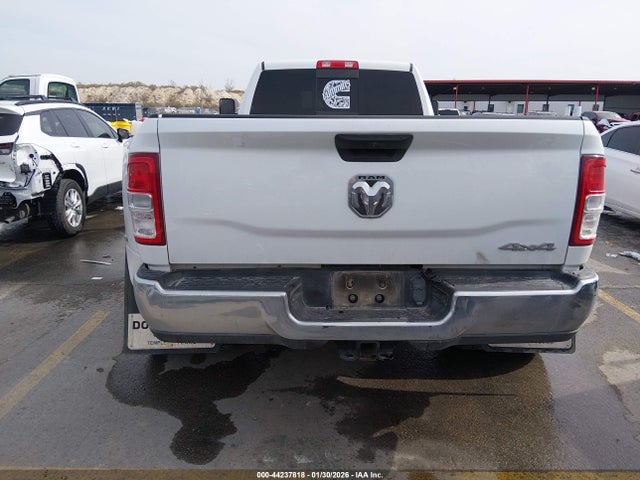 44237818 :رقم المزاد ، 3C63RRGLXLG291587 vin ، 2020 Ram 3500 Tradesman  4x4 8' Box مزاد بيع