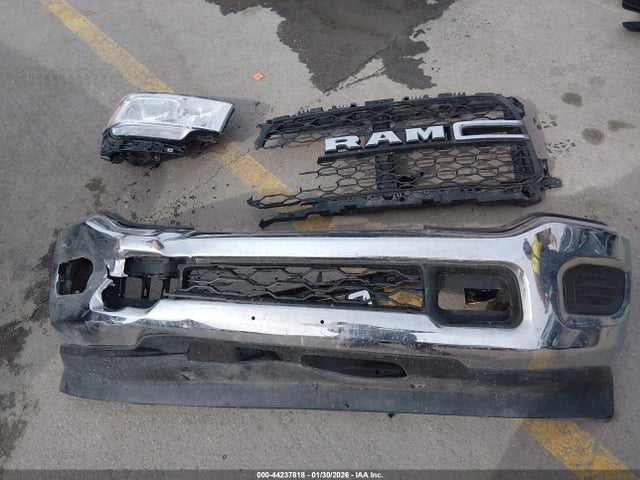 44237818 :رقم المزاد ، 3C63RRGLXLG291587 vin ، 2020 Ram 3500 Tradesman  4x4 8' Box مزاد بيع