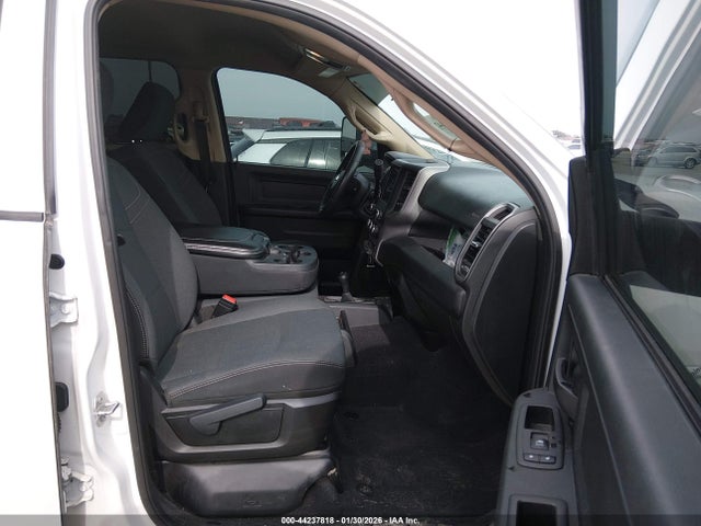 44237818 :رقم المزاد ، 3C63RRGLXLG291587 vin ، 2020 Ram 3500 Tradesman  4x4 8' Box مزاد بيع