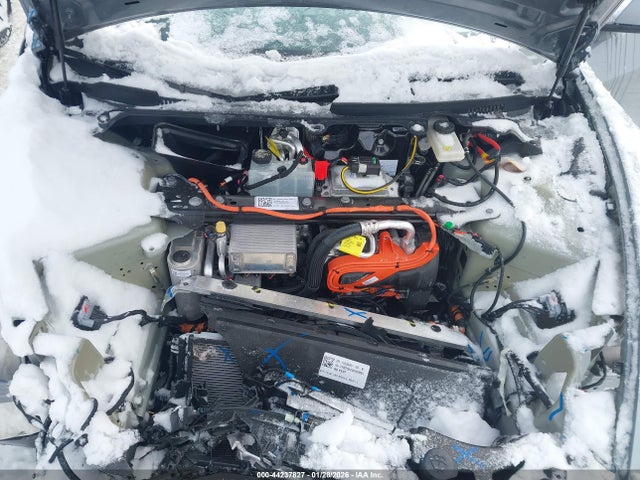 2025 TESLA MODEL 3 5YJ3E1EBXSF930166 Photo 9