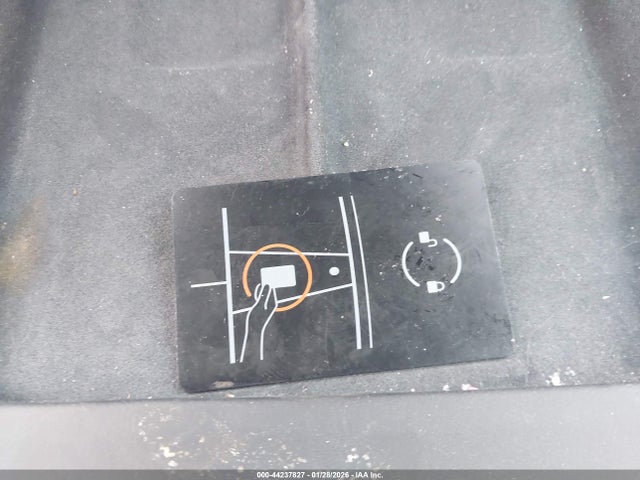 2025 TESLA MODEL 3 5YJ3E1EBXSF930166 Photo 10