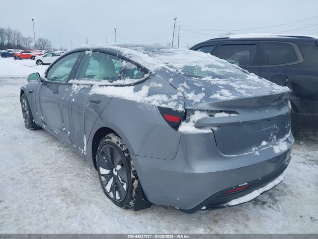 2025 TESLA MODEL 3 5YJ3E1EBXSF930166 Photo 2