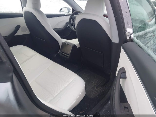 2025 TESLA MODEL 3 5YJ3E1EBXSF930166 Photo 7