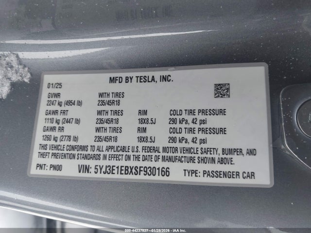 2025 TESLA MODEL 3 5YJ3E1EBXSF930166 Photo 8