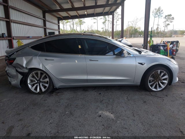 Tesla Model 3 Long Range/mid Range 2018 5YJ3E1EA7JF009688 Image 12
