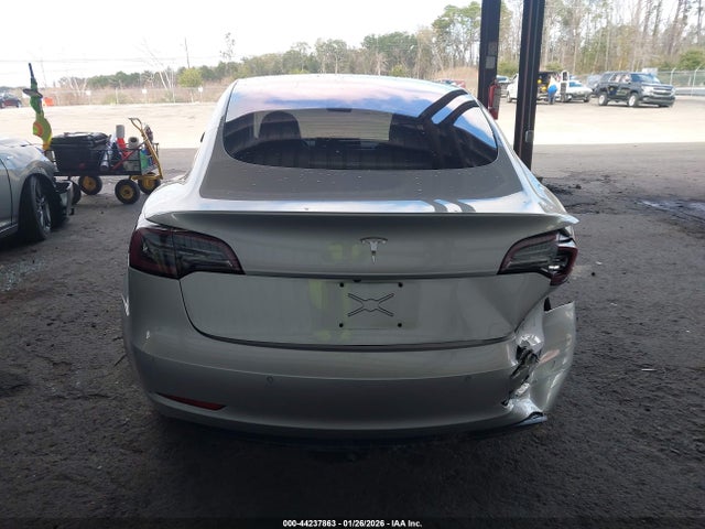 Tesla Model 3 Long Range/mid Range 2018 5YJ3E1EA7JF009688 Image 15