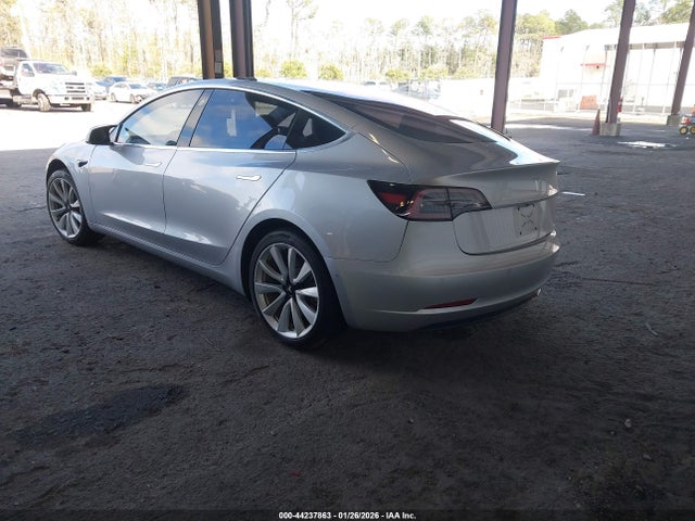 2018 TESLA MODEL 3 5YJ3E1EA7JF009688 Photo 2