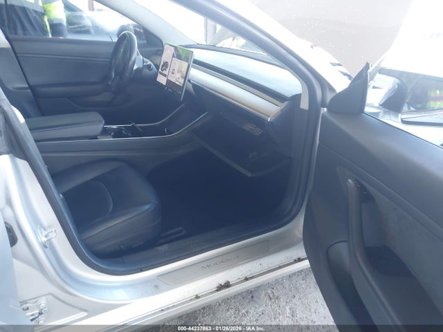 2018 TESLA MODEL 3 5YJ3E1EA7JF009688 Photo 4