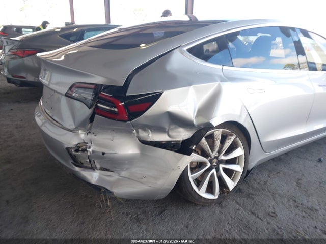 2018 TESLA MODEL 3 5YJ3E1EA7JF009688 Photo 5