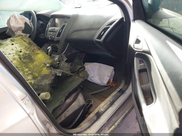 Ford Focus Titanium 2014 1FADP3N20EL160982 Image 5