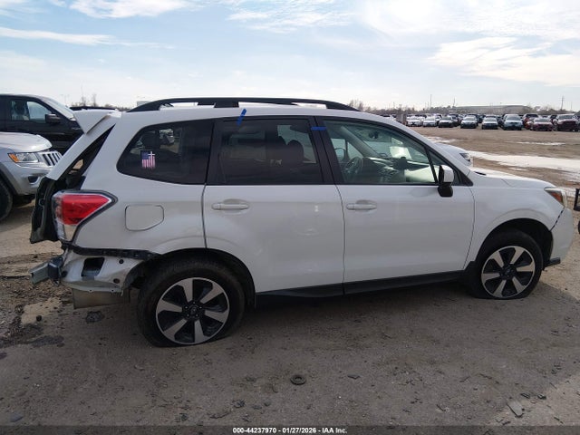 Продажа на аукционе авто 2018 Subaru Forester 2.5i Premium, vin: JF2SJAGC2JH590332, номер лота: 44237970