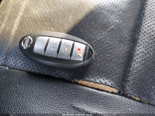 2016 Nissan Rogue Sl მანქანა იყიდება აუქციონზე, vin: 5N1AT2MV1GC770130, აუქციონის ნომერი: 44237989