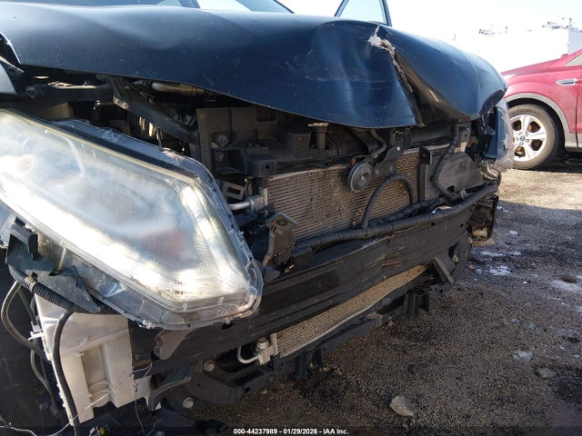 2016 Nissan Rogue Sl მანქანა იყიდება აუქციონზე, vin: 5N1AT2MV1GC770130, აუქციონის ნომერი: 44237989