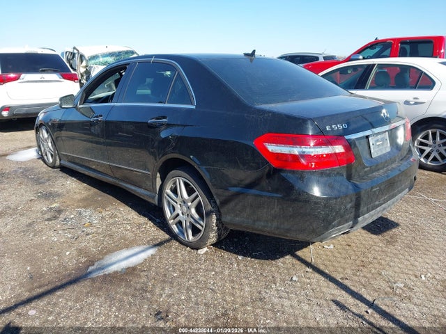 2010 MERCEDES-BENZ E 550 WDDHF7CB0AA148979 Photo 2