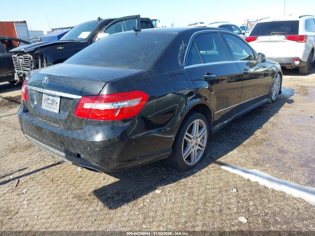 2010 MERCEDES-BENZ E 550 WDDHF7CB0AA148979 Photo 3